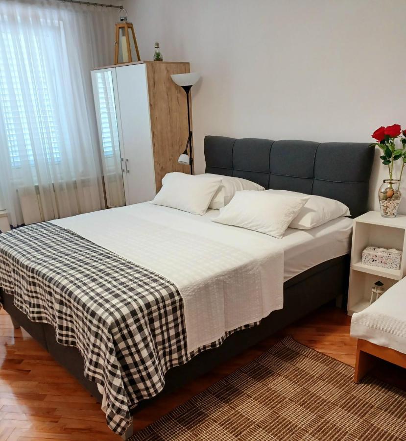 Rooms & Apartments Dolac Hvar Town Bagian luar foto